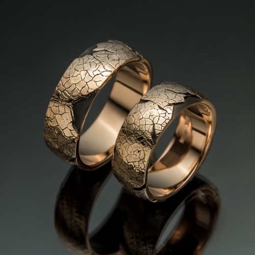 Обручальные кольца с необычной текстурой Рутениевое покрытие. от ювелирной фирмы "Стиль"