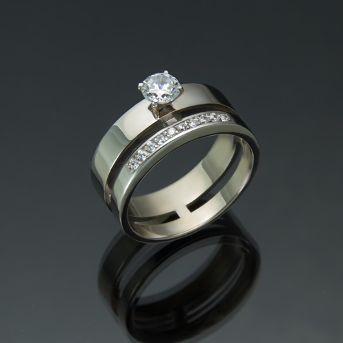 Кольцо из белого золота с бриллиантами.  от ювелирной фирмы "Стиль"