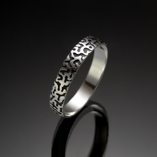 Серебряное кольцо ягуар. 1041 от ювелирной фирмы "Стиль" по цене 78 руб.