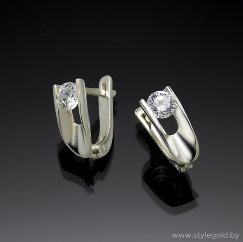 Серьги 2006 от ювелирной фирмы "Стиль" по цене 125 руб.
