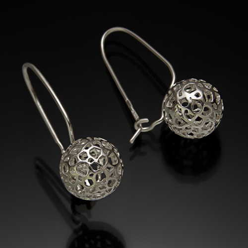 Серьги шары 2024 от ювелирной фирмы "Стиль" по цене 145 руб.