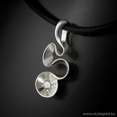 Кулон 3001 от ювелирной фирмы "Стиль" по цене 185 руб.