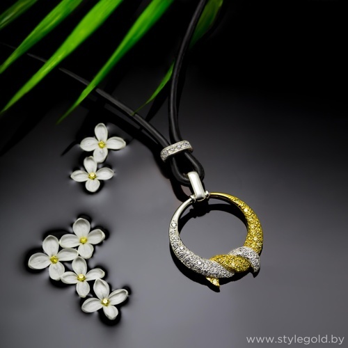 Колье 5008 от ювелирной фирмы "Стиль" по цене 455 руб.