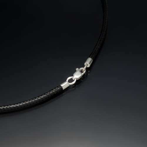 Шнурок с серебряными окончаниями 5010 от ювелирной фирмы "Стиль" по цене 66 руб.