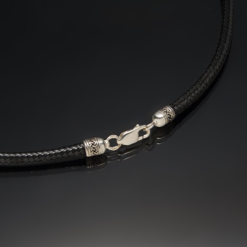 Шнурок с серебряными окончаниями 5014 от ювелирной фирмы "Стиль" по цене 125 руб.