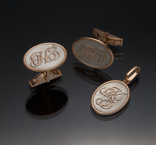 Комплект запонки и подвеска  от ювелирной фирмы "Стиль"