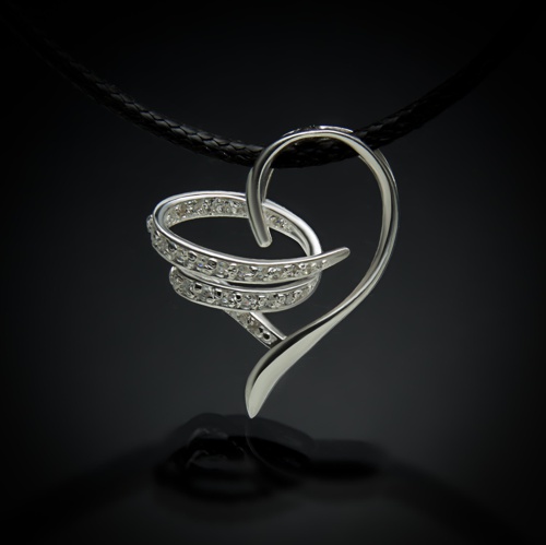 Серебряная подвеска в виде сердца 3050 от ювелирной фирмы "Стиль" по цене 94 руб.