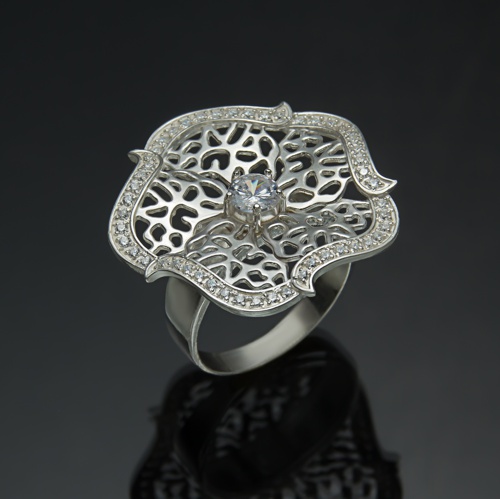 Большое серебряное кольцо 1046 от ювелирной фирмы "Стиль" по цене 310 руб.