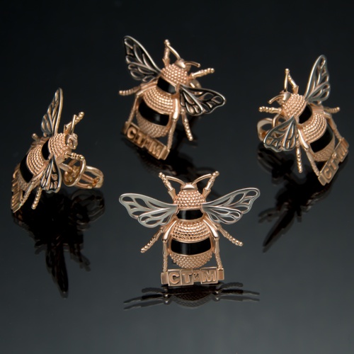 Корпоративный золотой значок  от ювелирной фирмы "Стиль"