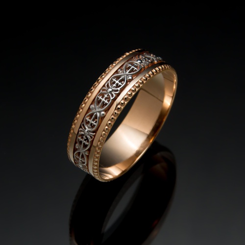 Серебряное кольцо с позолотой 1036 от ювелирной фирмы "Стиль" по цене 205 руб.