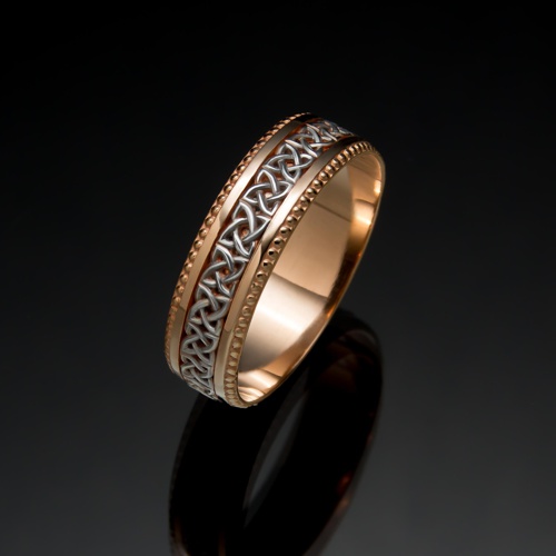 Серебряное кольцо с позолотой 1034 от ювелирной фирмы "Стиль" по цене 205 руб.